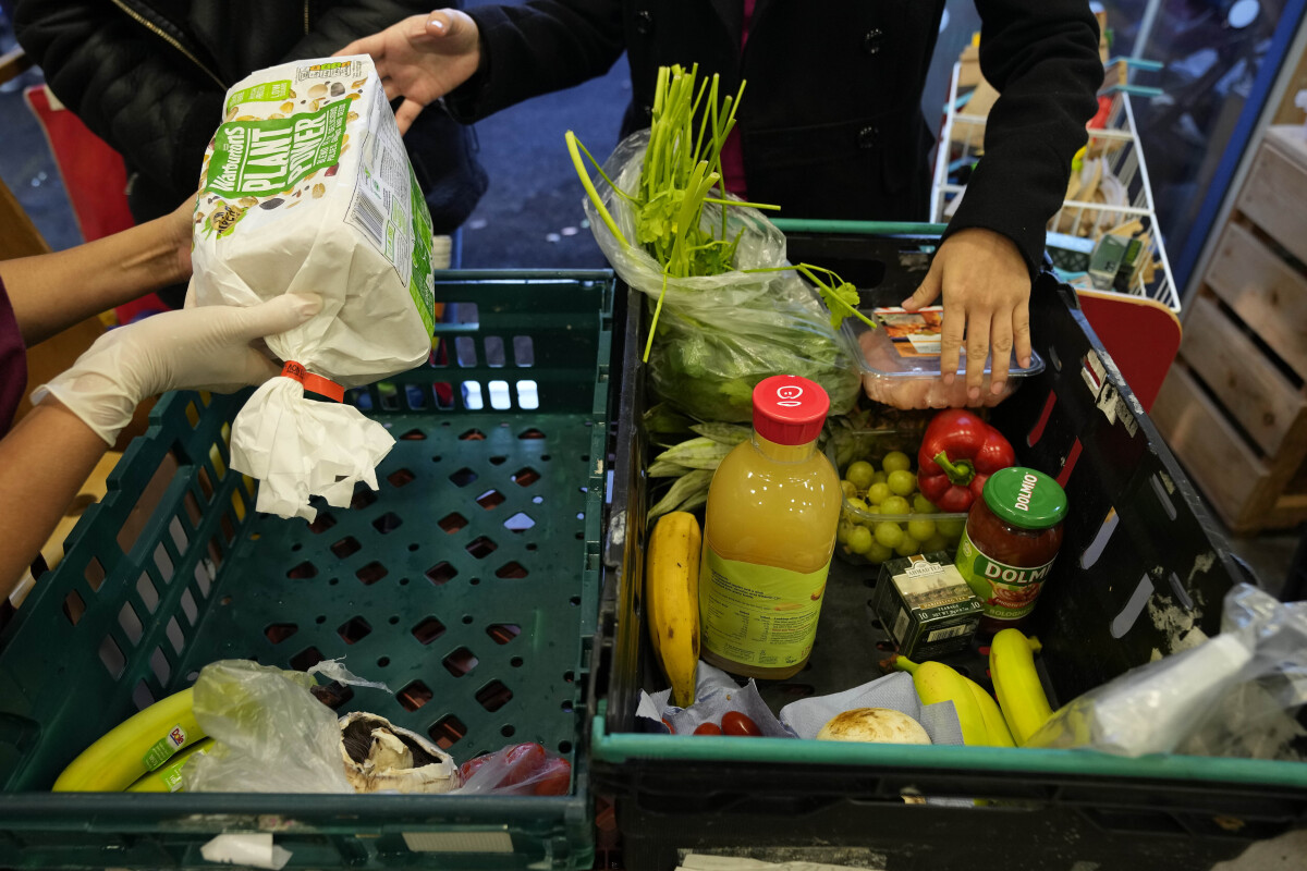 A record number of Britons are relying on food banks